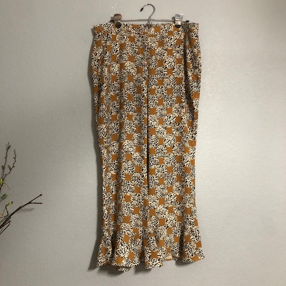 TopShop leopard spot frill trousers - Picture 2 of 14